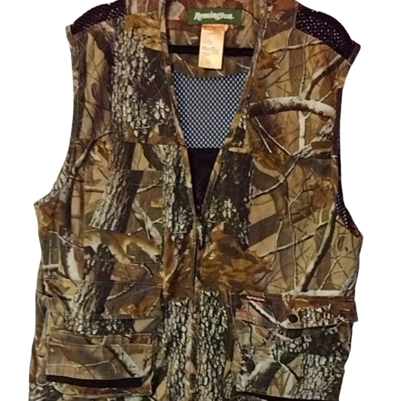 Remington Men's RealTree Hardwood Camo Bird Hunting Outdoors Vest - Picture 1 of 2